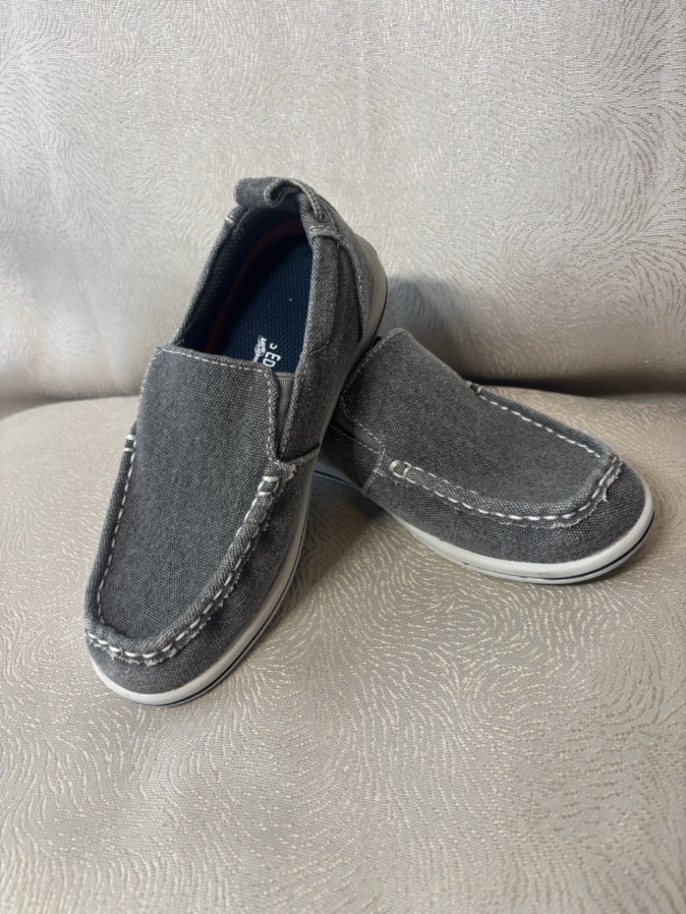 Boys Casual Slip-On Canvas Shoes in Gray 0137